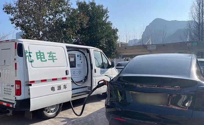 台儿庄区汽车搭电